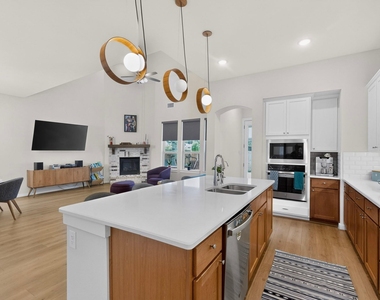 4010 Flowstone Ln - Photo Thumbnail 7