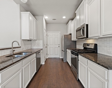 1615 Airedale Rd - Photo Thumbnail 16