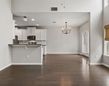 1615 Airedale Rd - Photo Thumbnail 8