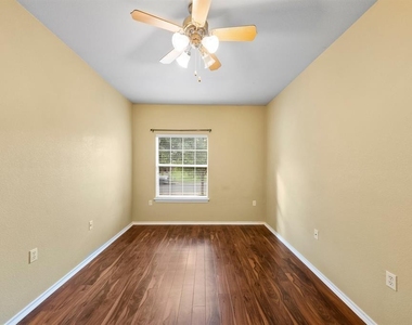 11101 Liberty Farms Dr - Photo Thumbnail 12