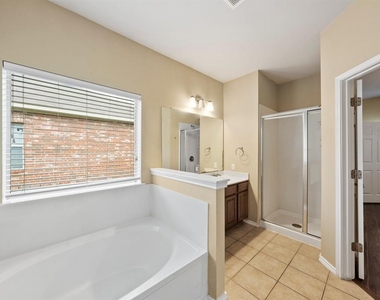 11101 Liberty Farms Dr - Photo Thumbnail 8