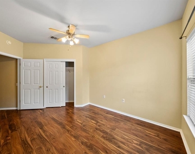 11101 Liberty Farms Dr - Photo Thumbnail 13