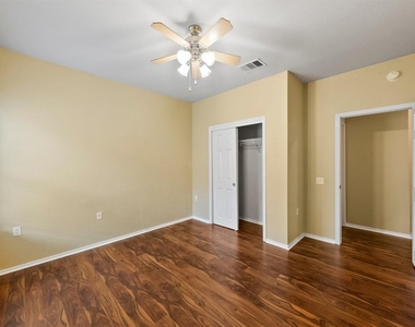 11101 Liberty Farms Dr - Photo Thumbnail 9