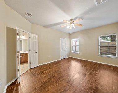 11101 Liberty Farms Dr - Photo Thumbnail 6