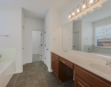 9316 Bavaria Ln - Photo Thumbnail 15
