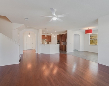 9316 Bavaria Ln - Photo Thumbnail 4