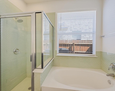 9316 Bavaria Ln - Photo Thumbnail 16