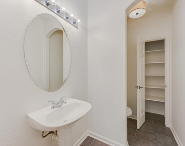 9316 Bavaria Ln - Photo Thumbnail 22