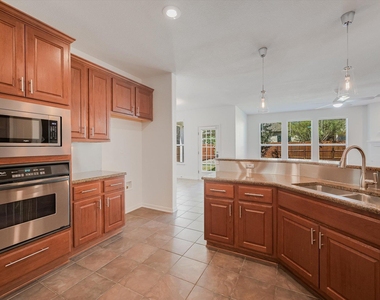 9316 Bavaria Ln - Photo Thumbnail 9