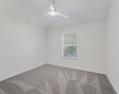 9316 Bavaria Ln - Photo Thumbnail 21