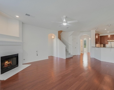 9316 Bavaria Ln - Photo Thumbnail 3