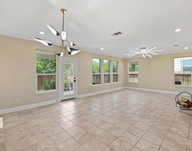 2950 E Old Settlers Blvd - Photo Thumbnail 11