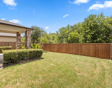 2950 E Old Settlers Blvd - Photo Thumbnail 30