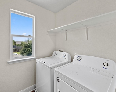 2950 E Old Settlers Blvd - Photo Thumbnail 16