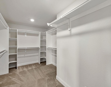 2950 E Old Settlers Blvd - Photo Thumbnail 25