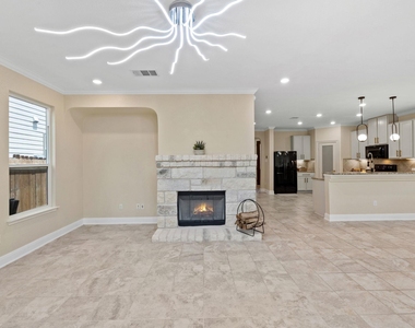2950 E Old Settlers Blvd - Photo Thumbnail 12