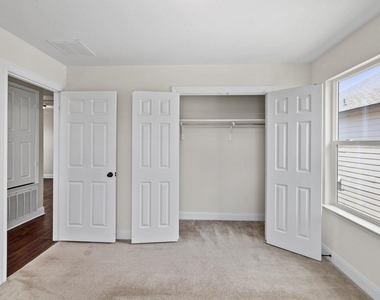 2950 E Old Settlers Blvd - Photo Thumbnail 18