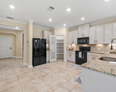 2950 E Old Settlers Blvd - Photo Thumbnail 9
