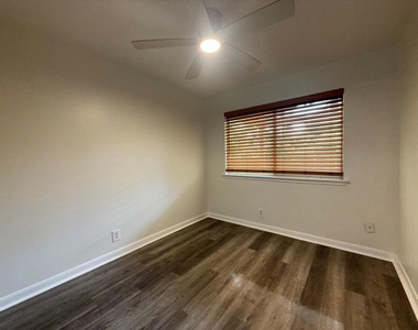 5807 Teri Rd - Photo Thumbnail 10