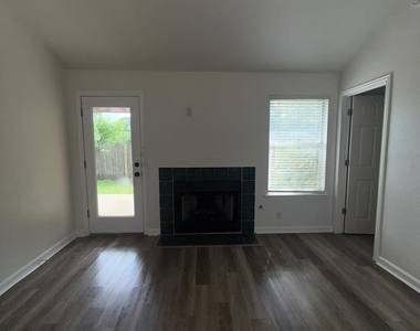 5807 Teri Rd - Photo Thumbnail 3