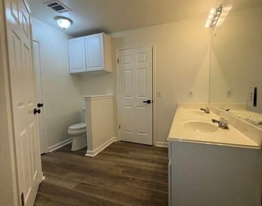 5807 Teri Rd - Photo Thumbnail 15