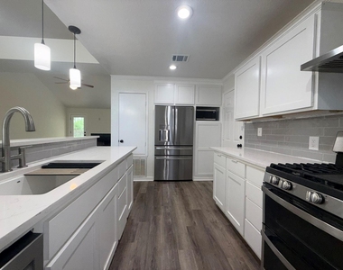 5807 Teri Rd - Photo Thumbnail 7
