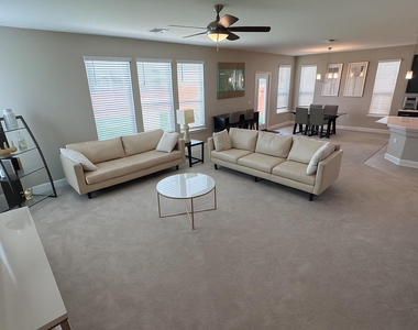 4600 Colmar Dr - Photo Thumbnail 12