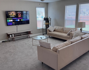 4600 Colmar Dr - Photo Thumbnail 9