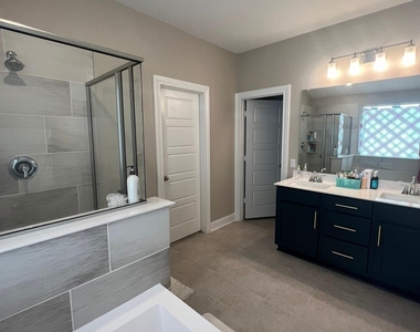 4600 Colmar Dr - Photo Thumbnail 17
