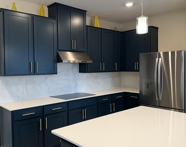 4600 Colmar Dr - Photo Thumbnail 1