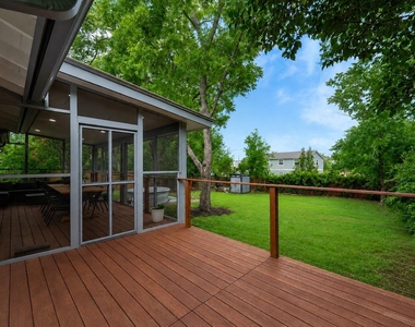 5804 Gloucester Ln - Photo Thumbnail 15