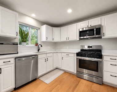 5804 Gloucester Ln - Photo Thumbnail 6