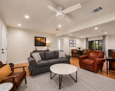 5804 Gloucester Ln - Photo Thumbnail 2
