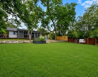 5804 Gloucester Ln - Photo Thumbnail 16