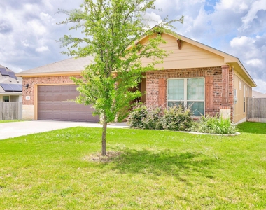 717 Friars Tuck Dr - Photo Thumbnail 1
