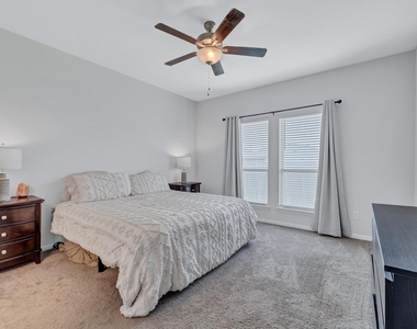 717 Friars Tuck Dr - Photo Thumbnail 18