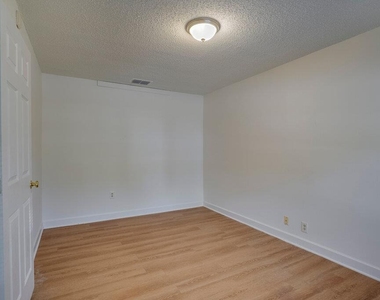 509 Treys Way - Photo Thumbnail 5