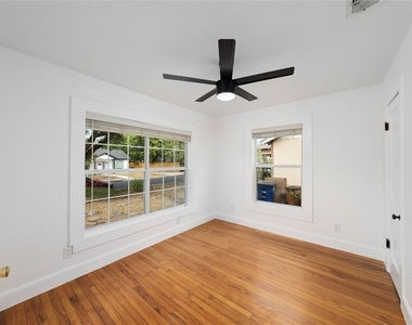 3103 E 16th St - Photo Thumbnail 20