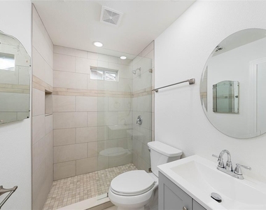 3103 E 16th St - Photo Thumbnail 22