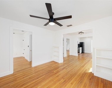 3103 E 16th St - Photo Thumbnail 1