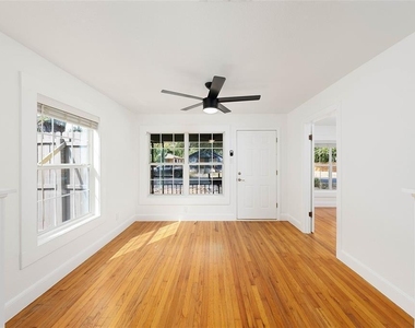 3103 E 16th St - Photo Thumbnail 12