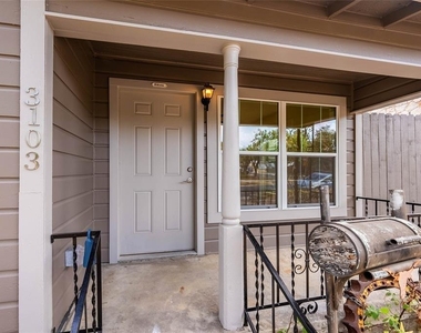 3103 E 16th St - Photo Thumbnail 9