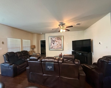 617 Ibis Falls Loop - Photo Thumbnail 4