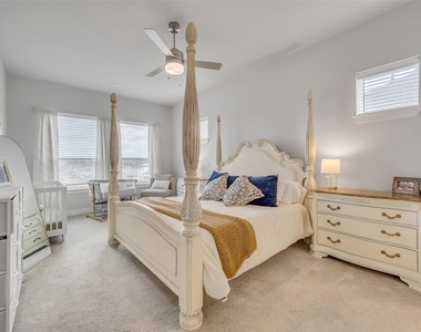8517 Grenadier Dr - Photo Thumbnail 12