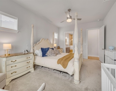 8517 Grenadier Dr - Photo Thumbnail 13