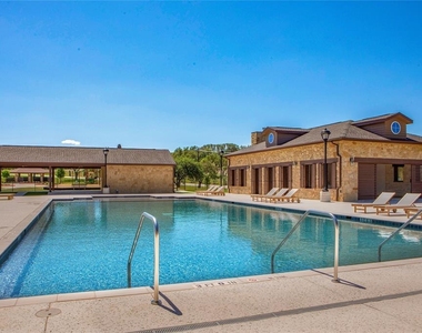 8517 Grenadier Dr - Photo Thumbnail 32