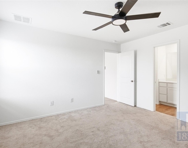 612 Clear Sky Dr - Photo Thumbnail 9