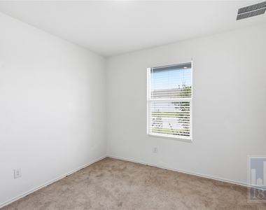 612 Clear Sky Dr - Photo Thumbnail 15