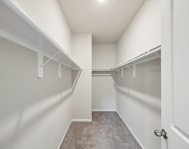 4907 Fairwater Ct - Photo Thumbnail 18