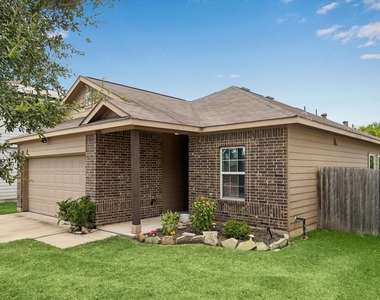 4907 Fairwater Ct - Photo Thumbnail 2